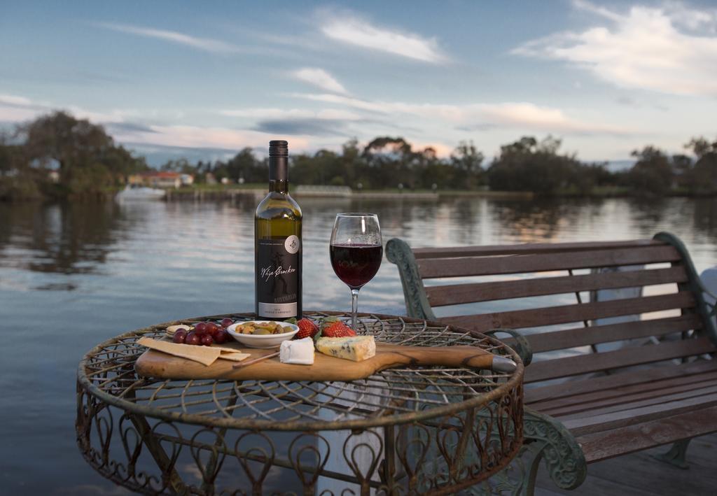 Murray River Lodge Luxury Boutique Accommodation B&B - Adults Only North Yunderup Exterior photo